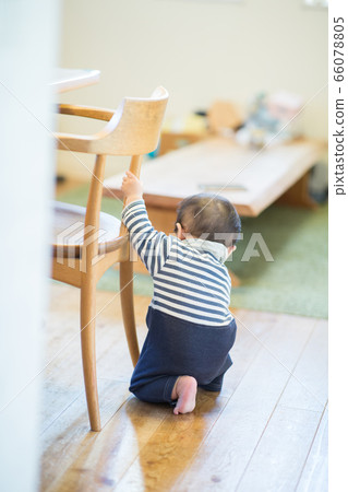 嬰兒和房間 66078805