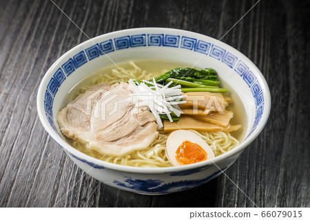 Salt ramen 66079015