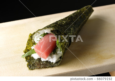 金槍魚手捲壽司 66079192