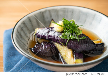 Fried soaking of eggplant 66079385
