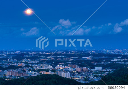 《東京》多摩地區東京地區的夜景 66080094