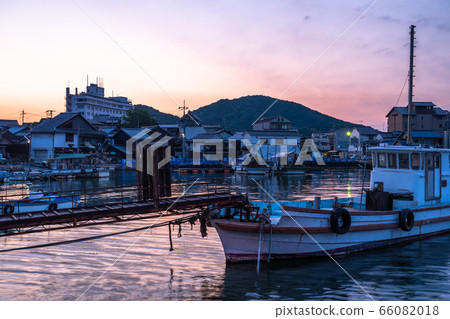 "Hiroshima Prefecture" A quiet dawn in Tomonoura 66082018