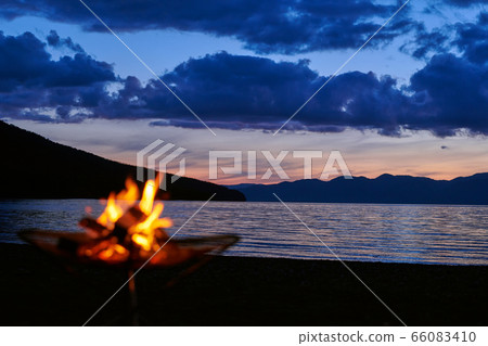 A moment to spend with a bonfire on the lake A moment to spend with a bonfire on the lake 66083410