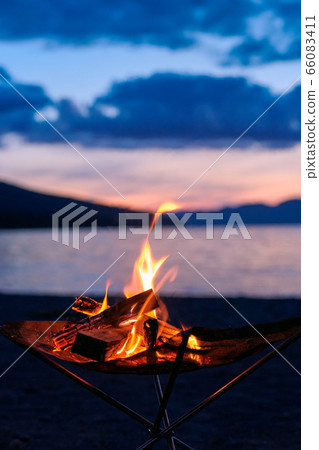 A moment to spend with a bonfire on the lake A moment to spend with a bonfire on the lake 66083411