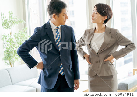 conflict, man and woman, businessperson 66084911