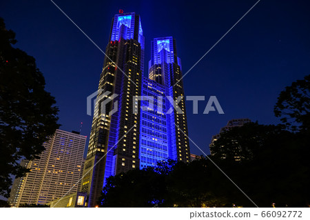 Tokyo Metropolitan Government night view blue light up 66092772