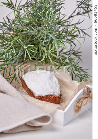 Rectangular cupcake with brown sugar frosting, Rectangular cupcake with brown sugar frosting, 66093455