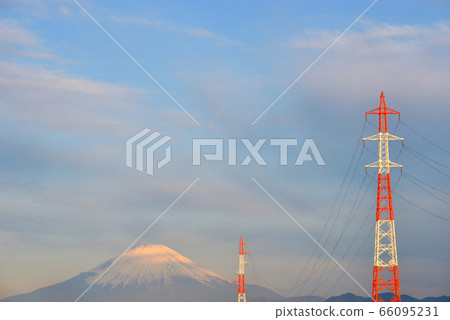 Clouds over Mt. Fuji 66095231
