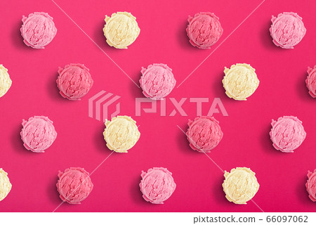 Pattern of ice cream scoops 66097062