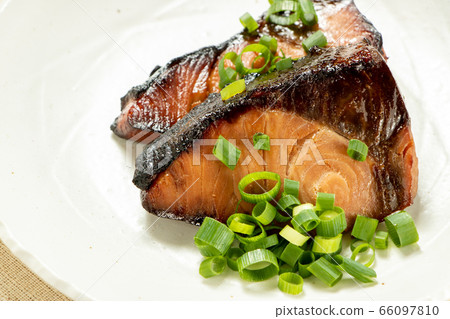 Home cooking, yellowtail teriyaki (green onion). Home cooking, yellowtail teriyaki (green onion). 66097810