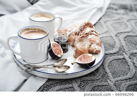 Tray with two cups of coffee 66098266