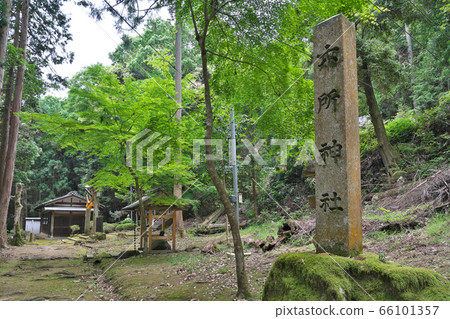 [Rokusho Shrine] Higashi-Omi City, Shiga Prefecture Gokaso Ishimaji Town 66101357