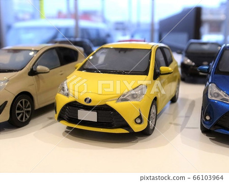 Yellow minicar - Stock Illustration [66103964] - PIXTA