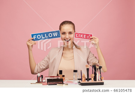 Beauty blogger and her blog 66105478
