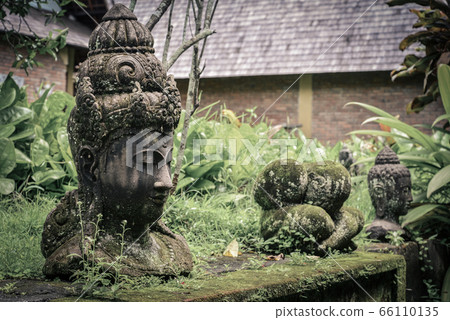 Stone Buddha decoration head 66110135