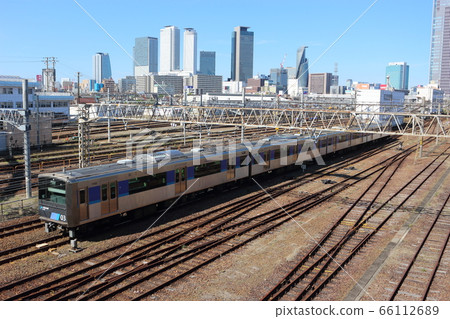 以名古屋站為背景的名古屋車區旁邊的青海線(筱島Live附近) 以名古屋站為背景的名古屋車區旁邊的青海線(筱島Live附近) 66112689