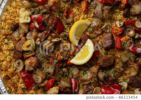 Steak paella 66113454
