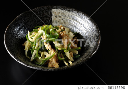 A simple chinja olose using a lot of seasonal bamboo shoots and peppers taken on a black background A simple chinja olose using a lot of seasonal bamboo shoots and peppers taken on a black background 66118398