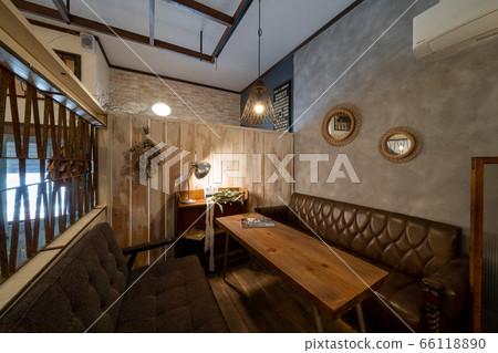 Brocant cafe 66118890