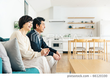 Middle couple house living Middle couple house living 66120100