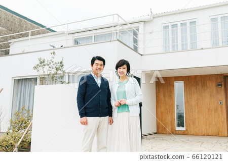 My home middle couple real estate 66120121