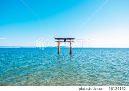 滋賀縣白石神社的大鳥居 滋賀縣白石神社的大鳥居 66124162