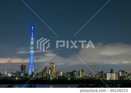 Tokyo Sky Tree Blue light up to support medical personnel 66126253