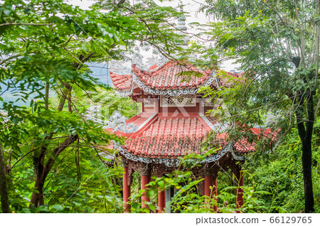 Long Son pagoda in Nha Trang, Vietnam 66129765
