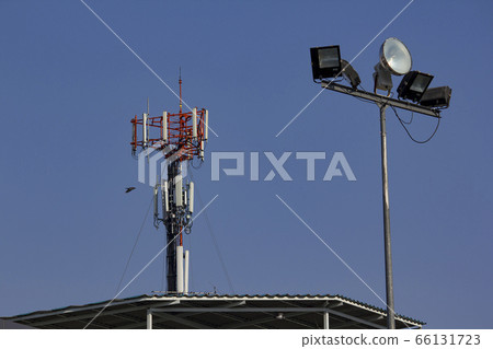 Aetenna is a telephone transmitter installed on the building deck. 66131723
