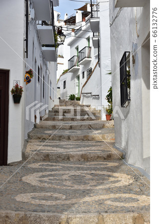 西班牙弗里希利亞納白村 66132776