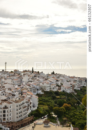 西班牙弗里希利亞納白村 66132807