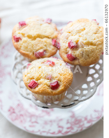 Muffin with rhubarb 66132970