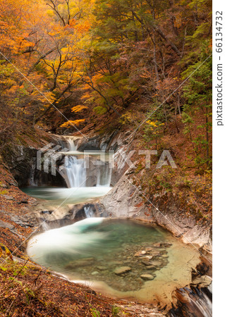 [2019] Nishizawa Valley, Nanatsugama Godan Waterfall 66134732