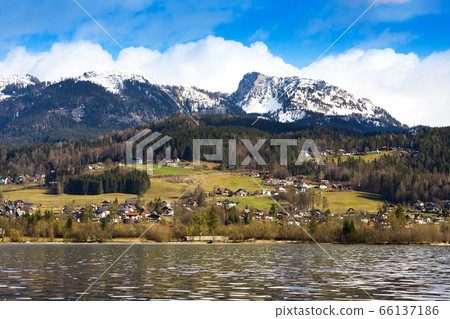 View idyllic Alpine mountains, lake Hallstattersee View idyllic Alpine mountains, lake Hallstattersee 66137186