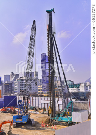 建築工地,建築工地和城市重建區的建築工地的建設 建築工地,建築工地和城市重建區的建築工地的建設 66137278