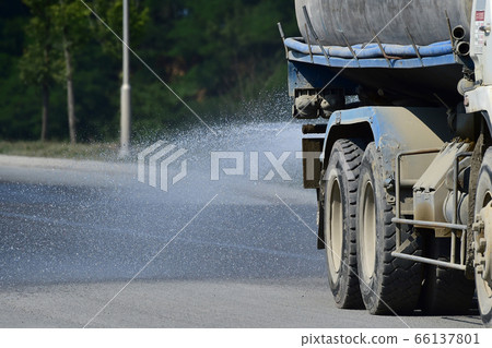 Sprinkling tea 66137801