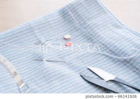 布，針和剪刀 66141926