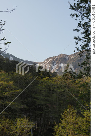 從高山市高根町的高速公路上看到的御嶽山 66146491