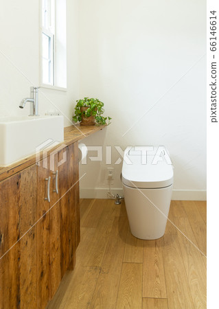 Bright toilet with windows 66146614