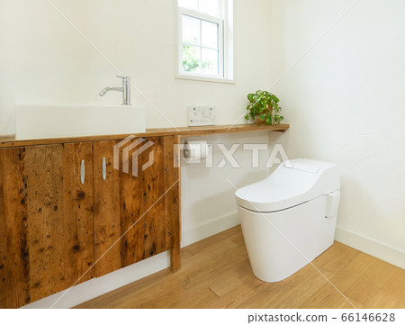 帶窗戶的時尚馬桶 66146628