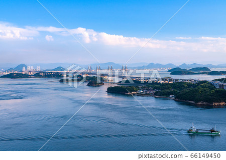 "Okayama Prefecture" Seto Ohashi in the blue sky, early summer "From Washuyama" 66149450