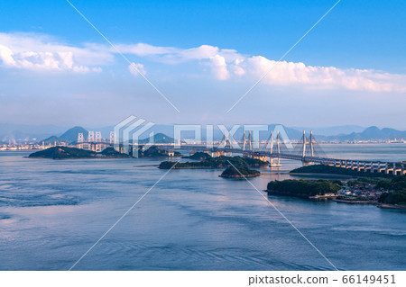 "Okayama Prefecture" Seto Ohashi in the blue sky, early summer "From Washuyama" 66149451