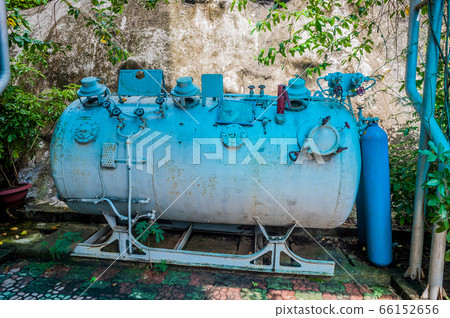 Old Pressure chamber Old Pressure chamber 66152656