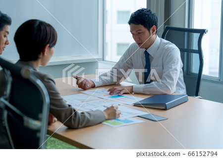 管理顧問 66152794