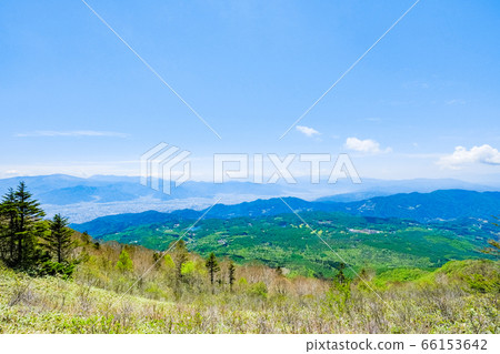 Mt. Iinawa mountain climbing with fresh green (view from the west mountain trail) Mt. Iinawa mountain climbing with fresh green (view from the west mountain trail) 66153642