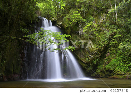 Baba Falls (Misasa Town, Tohaku District, Tottori Prefecture) Baba Falls (Misasa Town, Tohaku District, Tottori Prefecture) 66157848