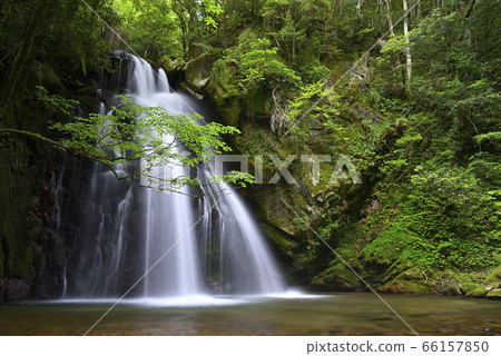 Baba Falls (Misasa Town, Tohaku District, Tottori Prefecture) 66157850