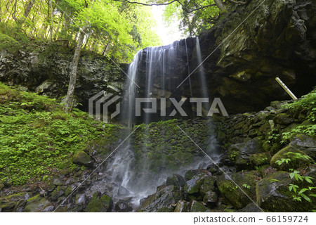 岩井瀑布（岡山縣富田縣加賀野町） 66159724