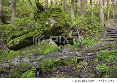 Famous water Iwai Spring water near Iwai Falls ((Kagano Town, Tomata County, Okayama Prefecture) Famous water Iwai Spring water near Iwai Falls ((Kagano Town, Tomata County, Okayama Prefecture) 66159965