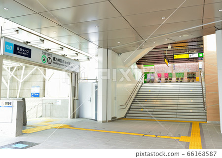 Shin-Harajuku Station ticket gates JR Yamanote Line, Chiyoda Line, Fukutoshin Line, Shin-Harajuku Station ticket gates JR Yamanote Line, Chiyoda Line, Fukutoshin Line, 66168587